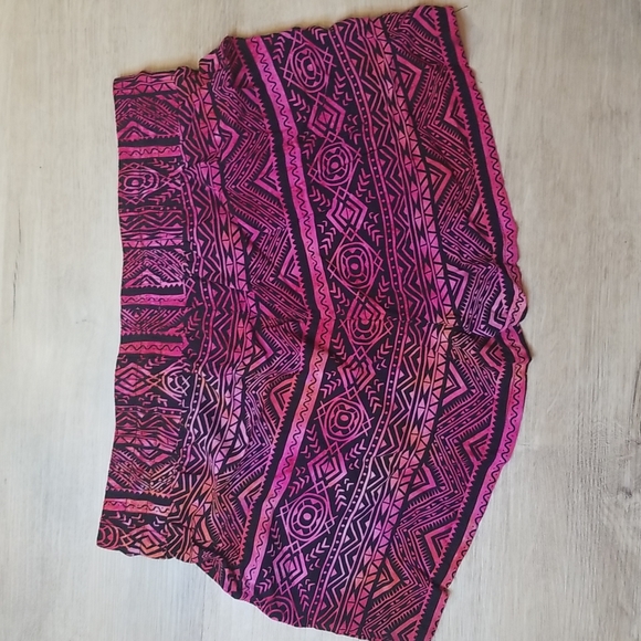 Hot Pink Orange Striped Geometric Pattern Beach Summer Shorts - Picture 4 of 5